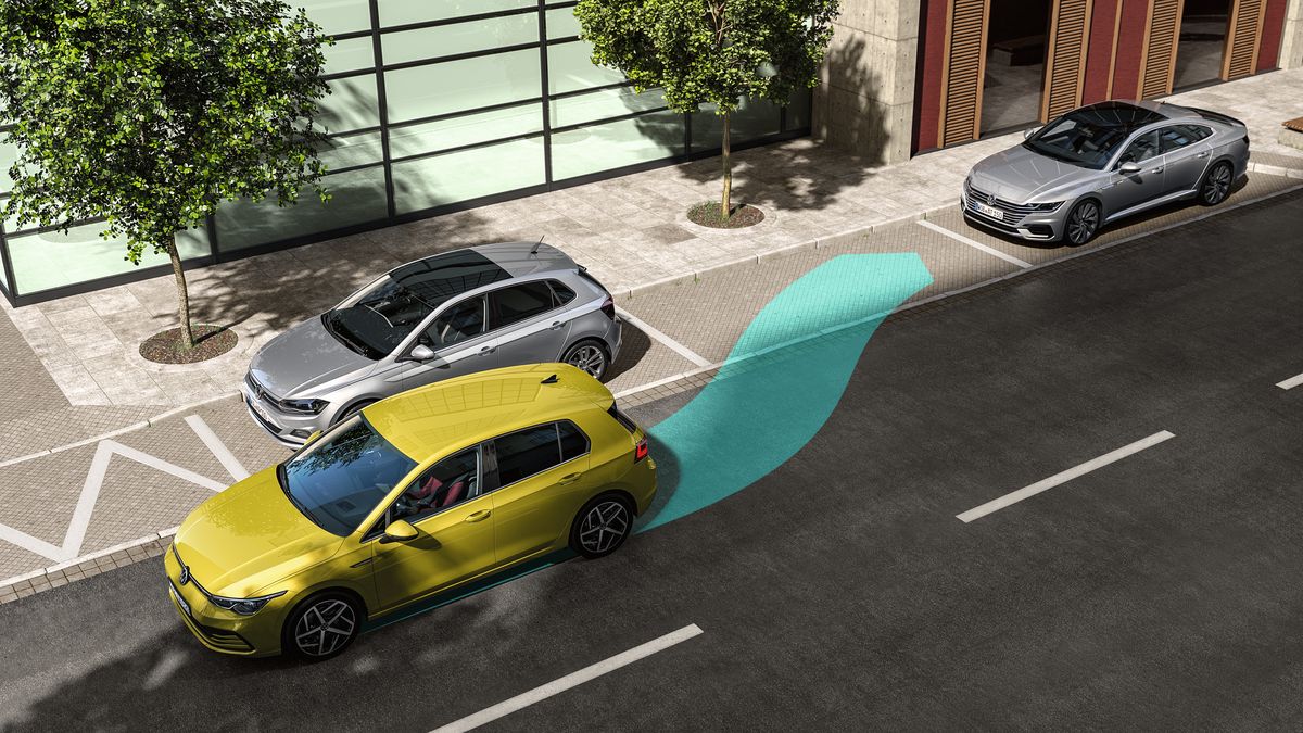 An image depicting a yellow Volkswagen vehicle doing a parallel parking in between two vehicles at an outdoor urban setting.