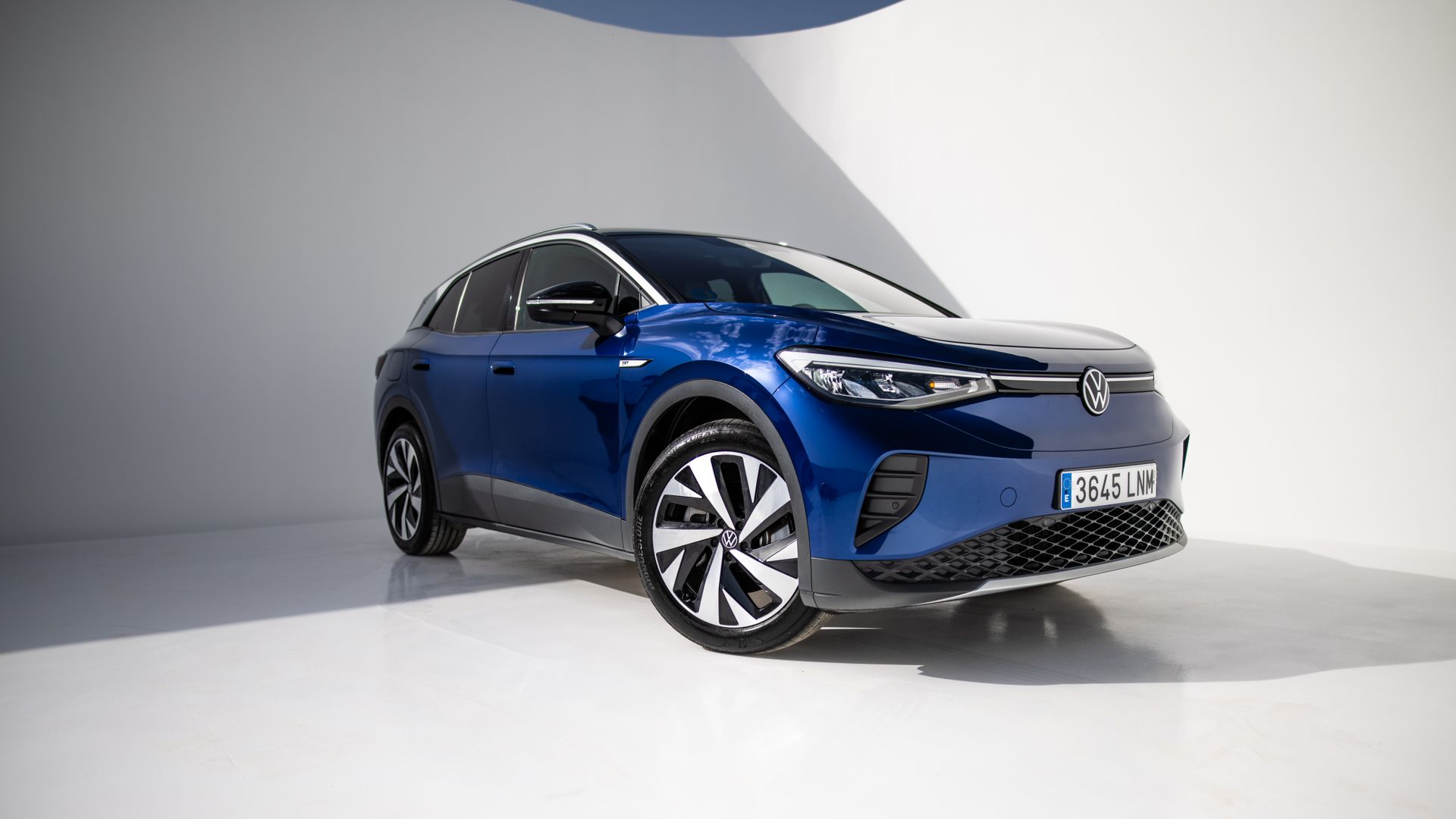 Volkswagen ID.4 | Electric SUV with up to 550km Range