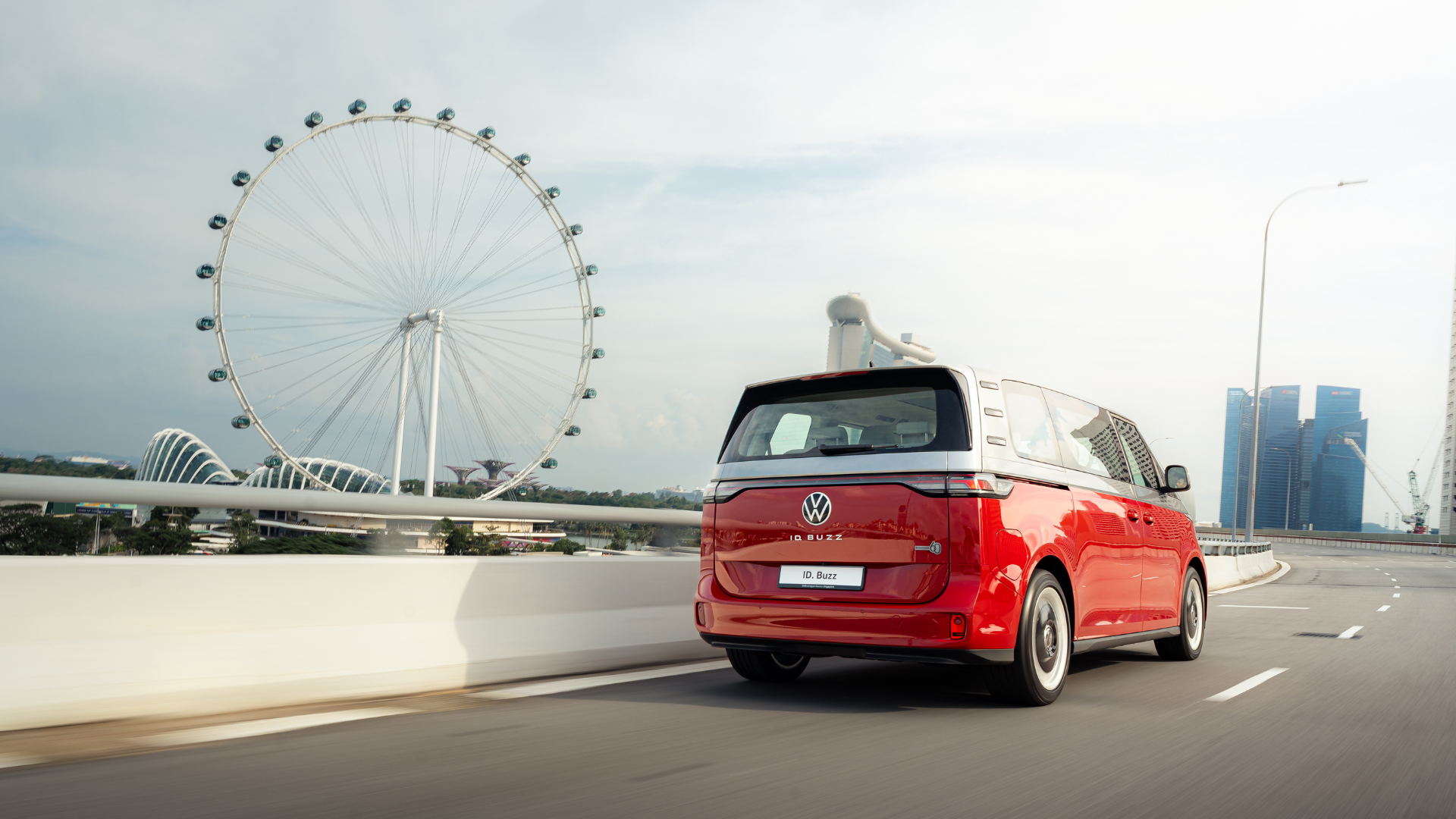 VW Cherry Red ID. Buzz SG60 Edition on the road 